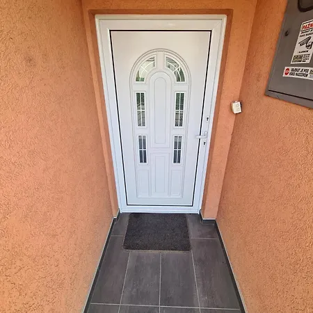 Aleksandra 1 Aparthotel