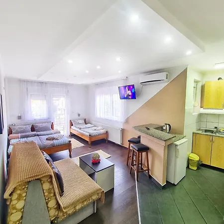 Aleksandra 1 Aparthotel